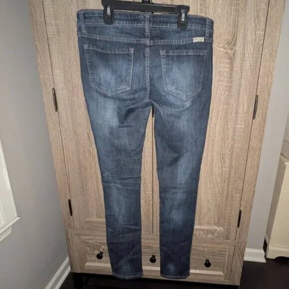 *3 FOR $9* Premium Just U.S.A. Skinny Leg Low Rise Medium Wash Whiskered Pants - Picture 2 of 2